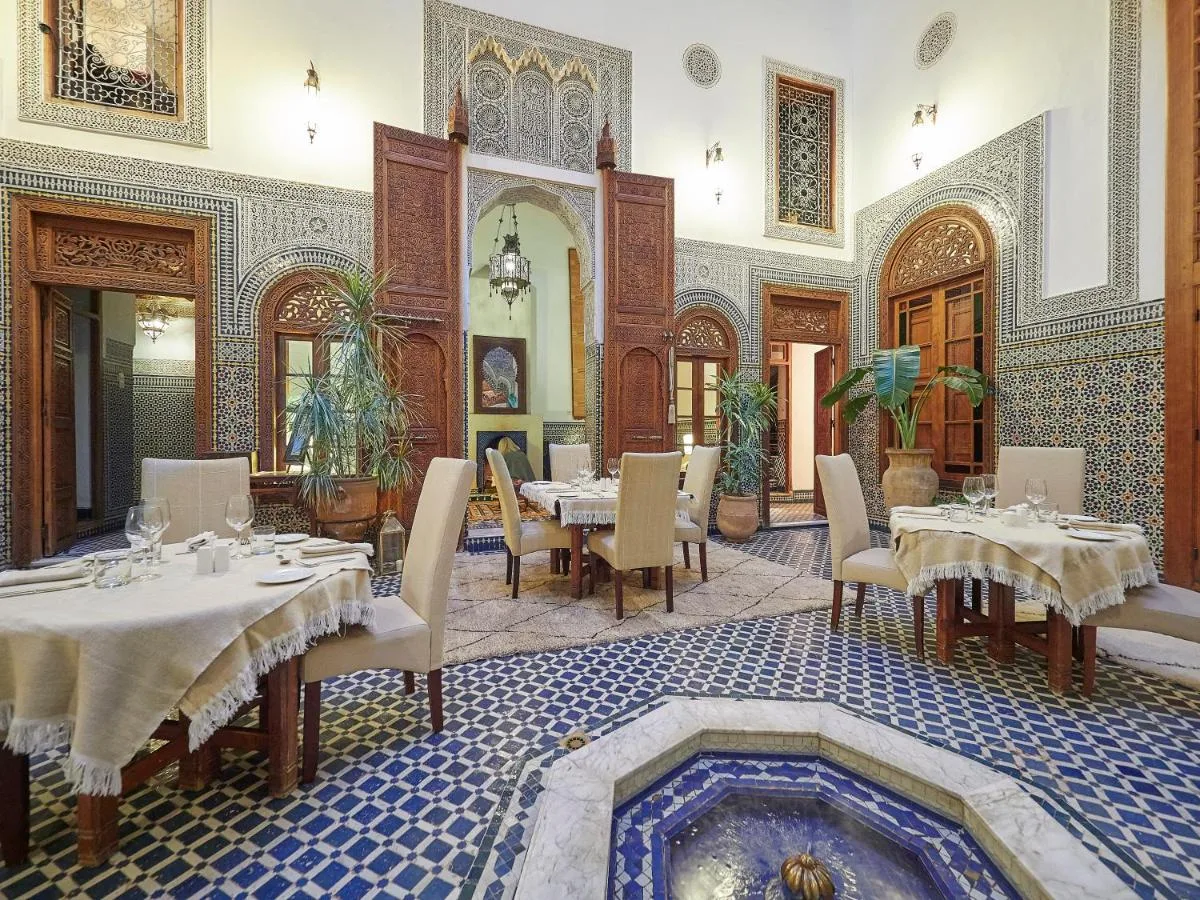 Restaurant — Dar Roumana