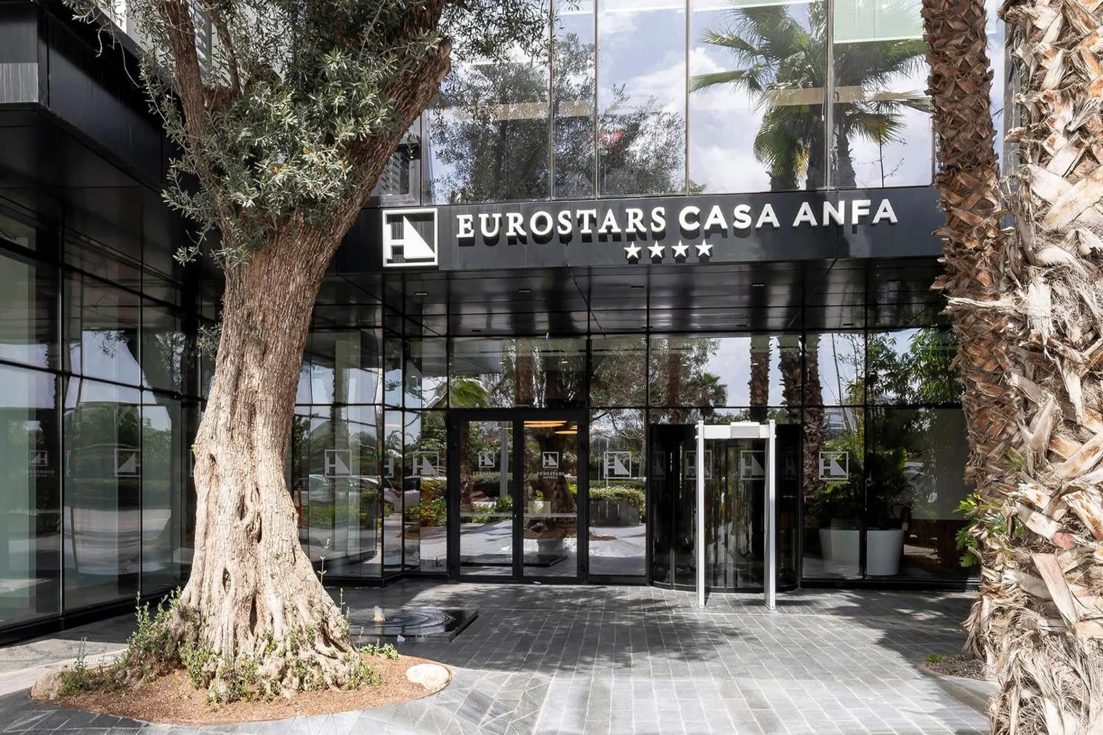 Hotel entrance — Eurostars Casa Anfa