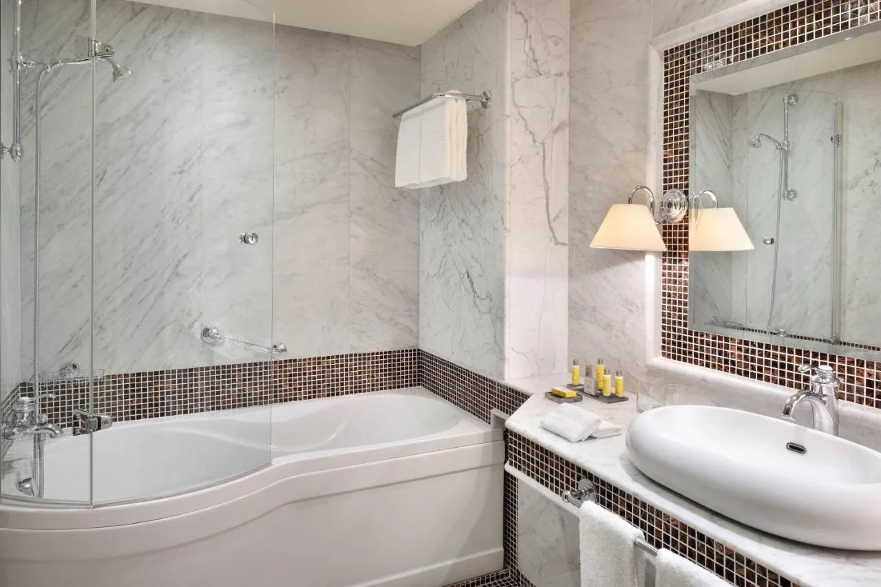 Bad mit Badewanne — Fes Marriott Hotel Jnan Palace