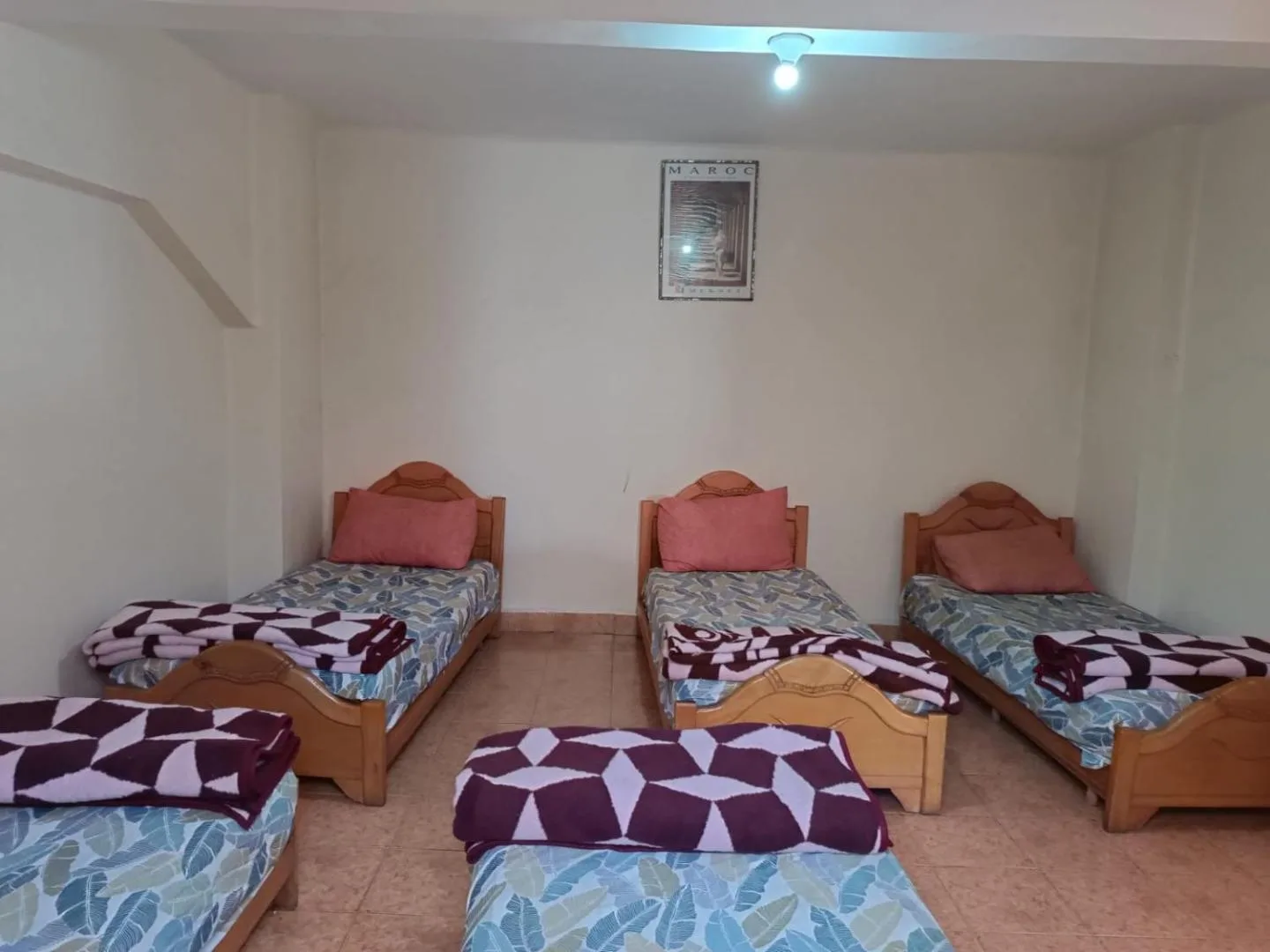 Room with single beds 1 — HI Casablanca