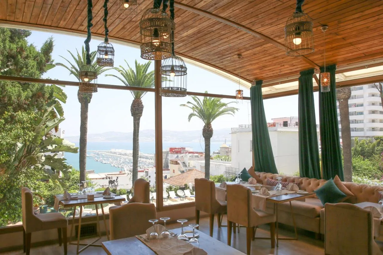 Restaurant terrace — Hôtel Rembrandt