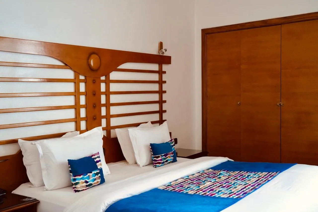 Room — Hôtel Rembrandt