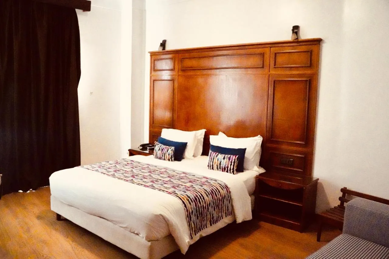Room — Hôtel Rembrandt