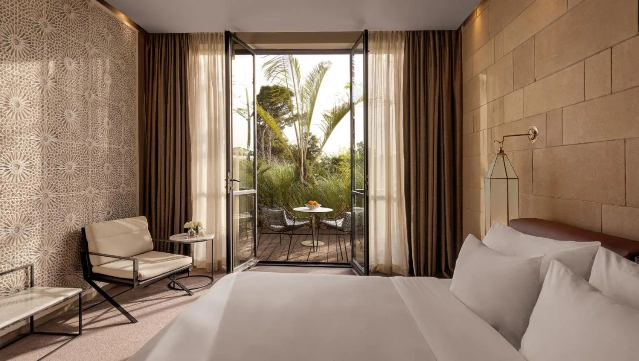 Zimmer mit Balkon — Hotel Sahrai