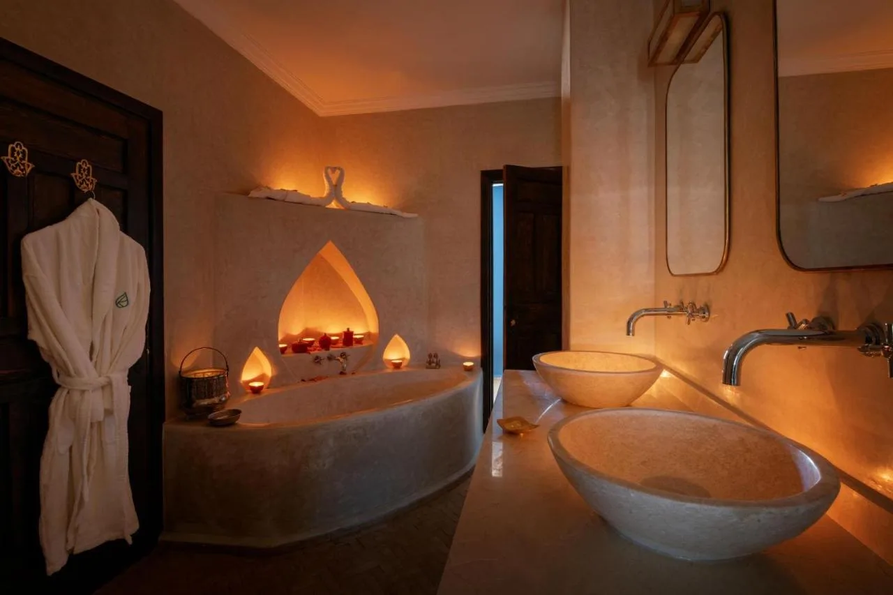 Salotto con camino — Kasbah d'Eau