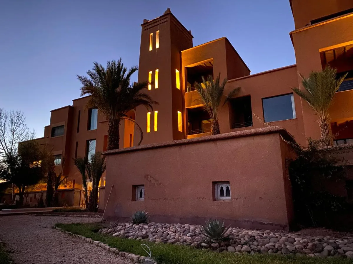Fassade bei Nacht — Kasbah Tamsna