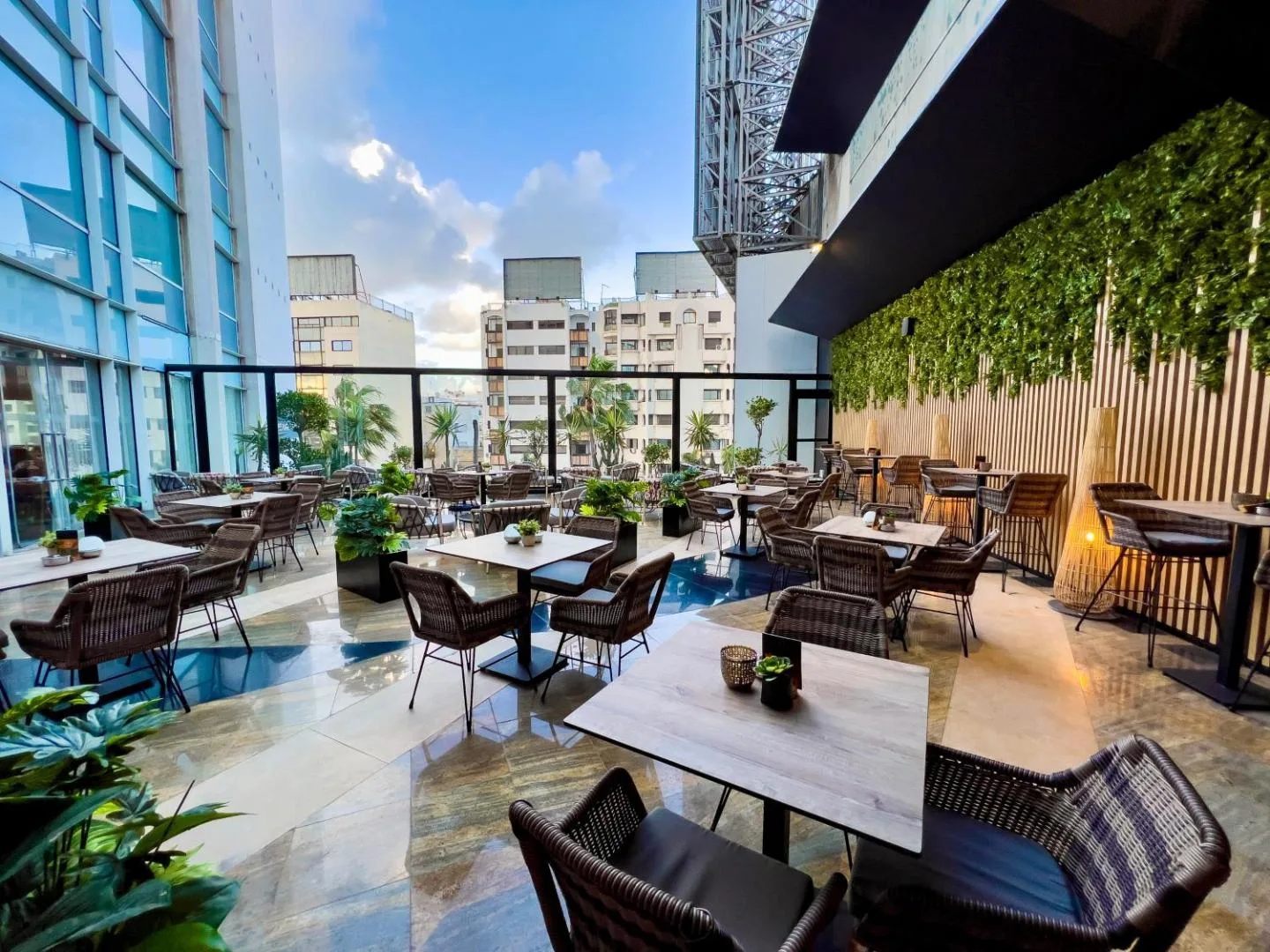Terrace restaurant — Kenzi Tower Hotel