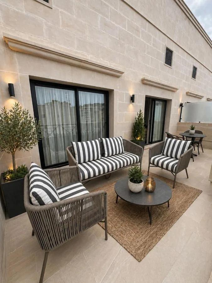 Terrasse — L'Adresse Boutique Hôtel & Spa