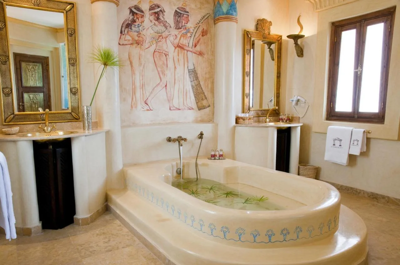 Bagno con vasca — Le Temple des Arts