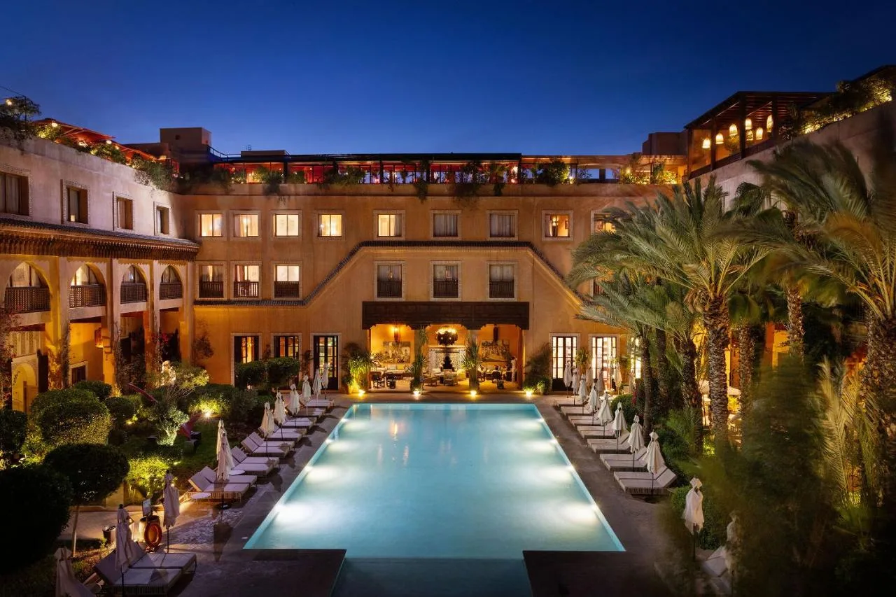 Piscine de nuit — Les Jardins de la Koutoubia