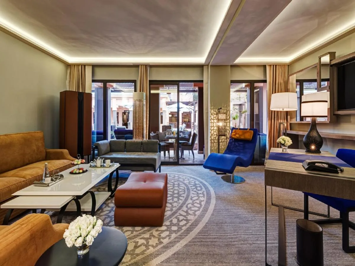 Salotto di una suite — Mövenpick Hotel Mansour Eddahbi Marrakech