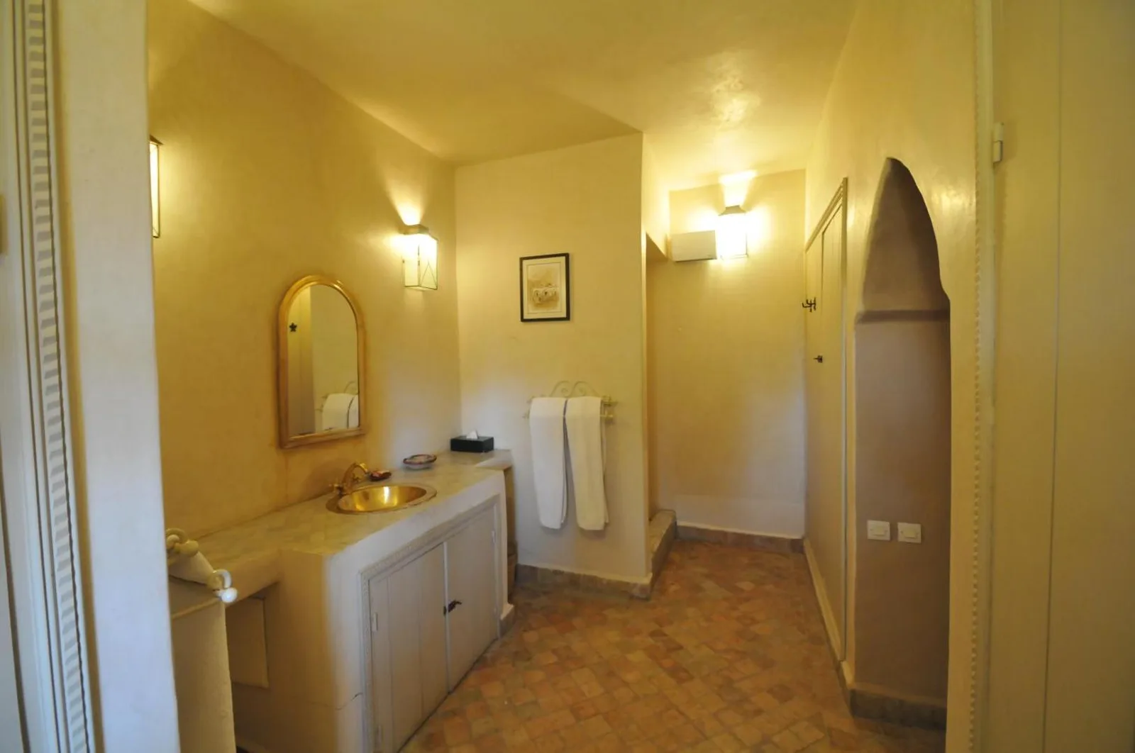 Bathroom — Palais Oumensour