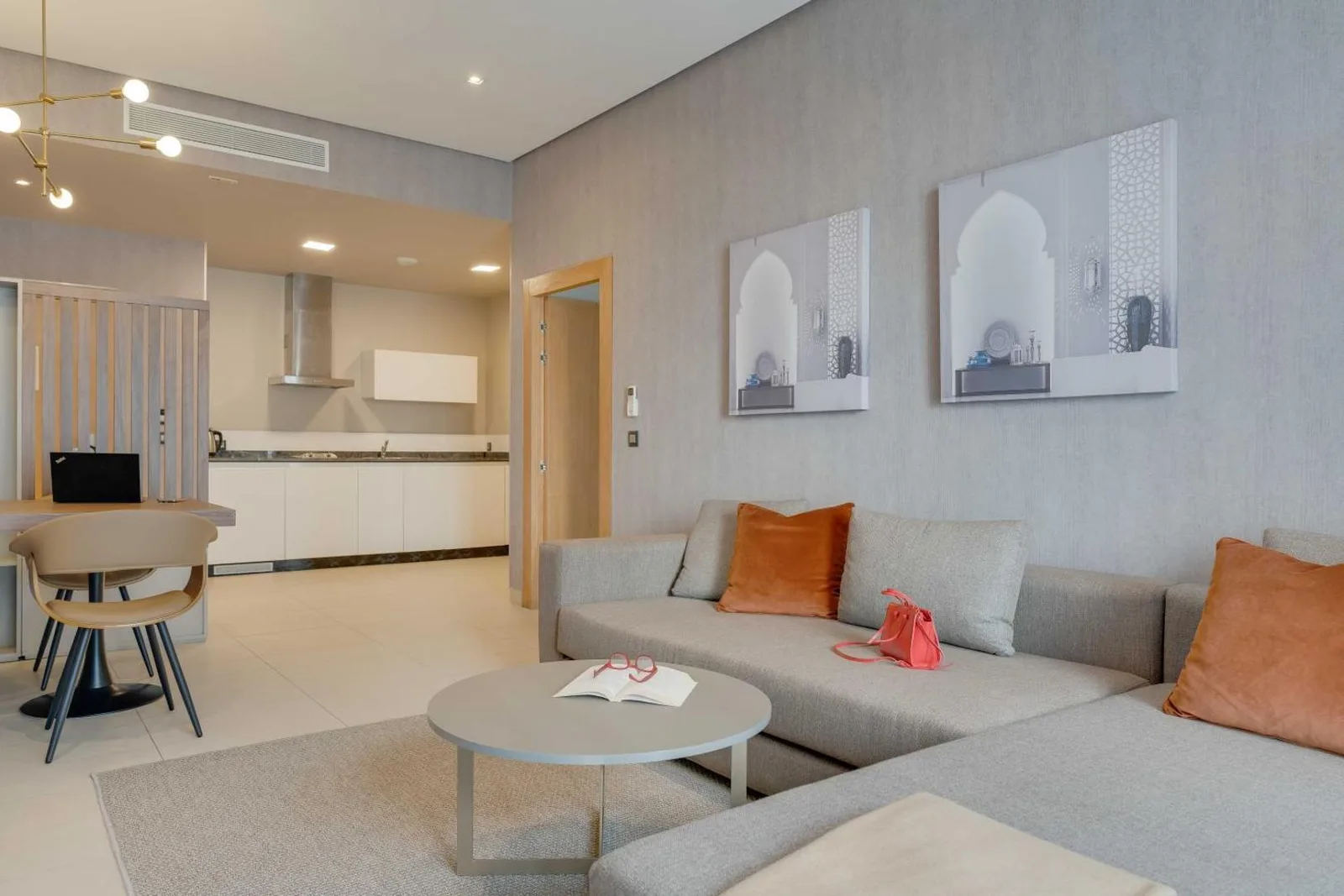 Living area and equipped kitchen — Pestana Casablanca Seaside Suites & Residences