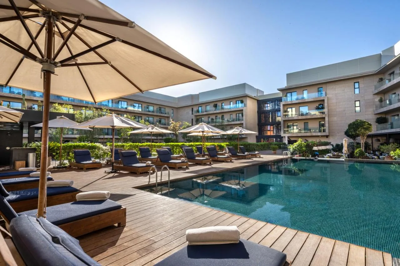 Piscine — Radisson Blu Marrakech, Carré Eden