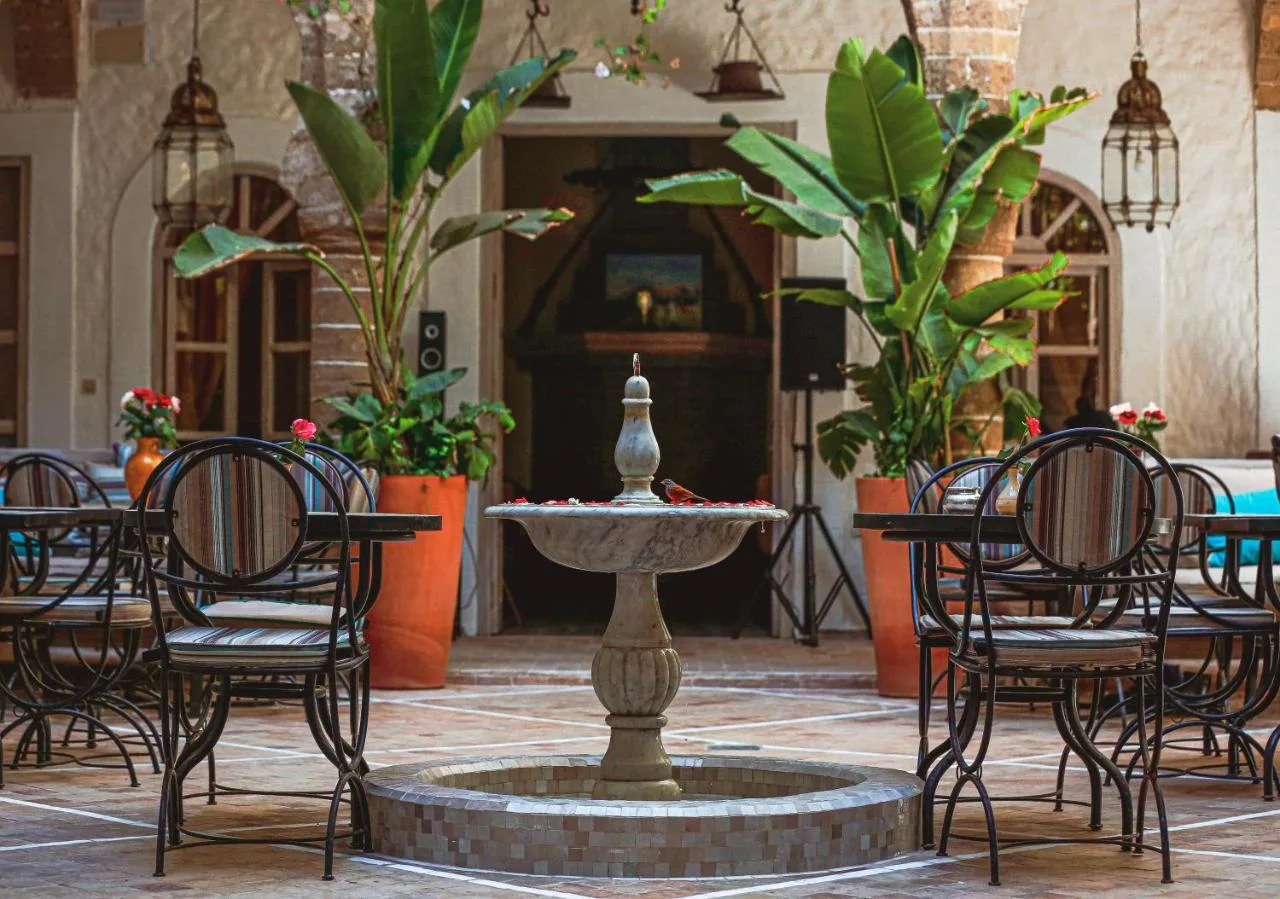 Innenhof mit Brunnen — Riad Al Madina