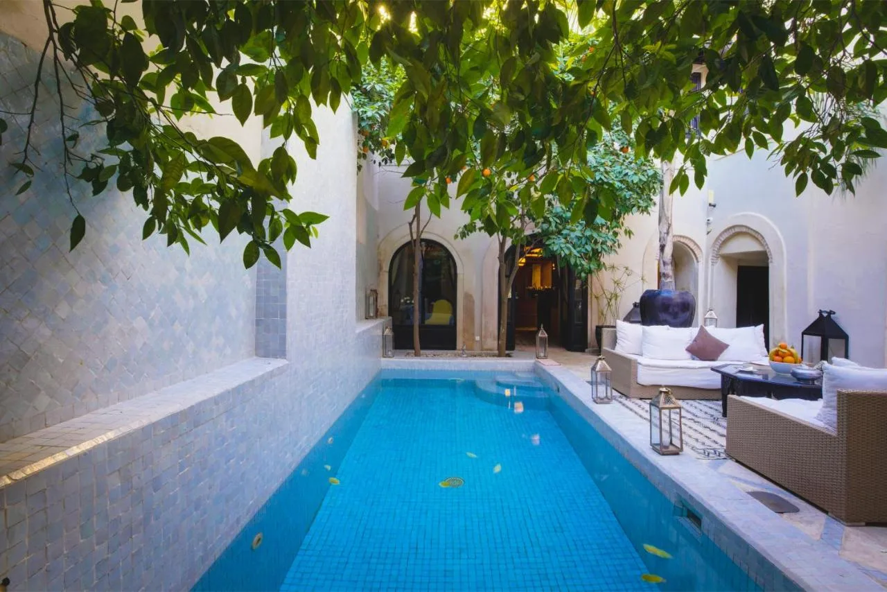 Patio con alberca — Riad Kheirredine