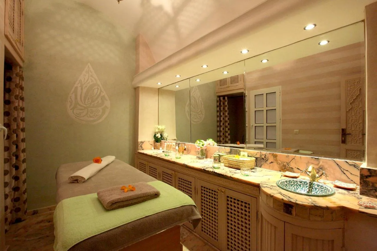 Behandlungsraum im Spa — Riad Monceau