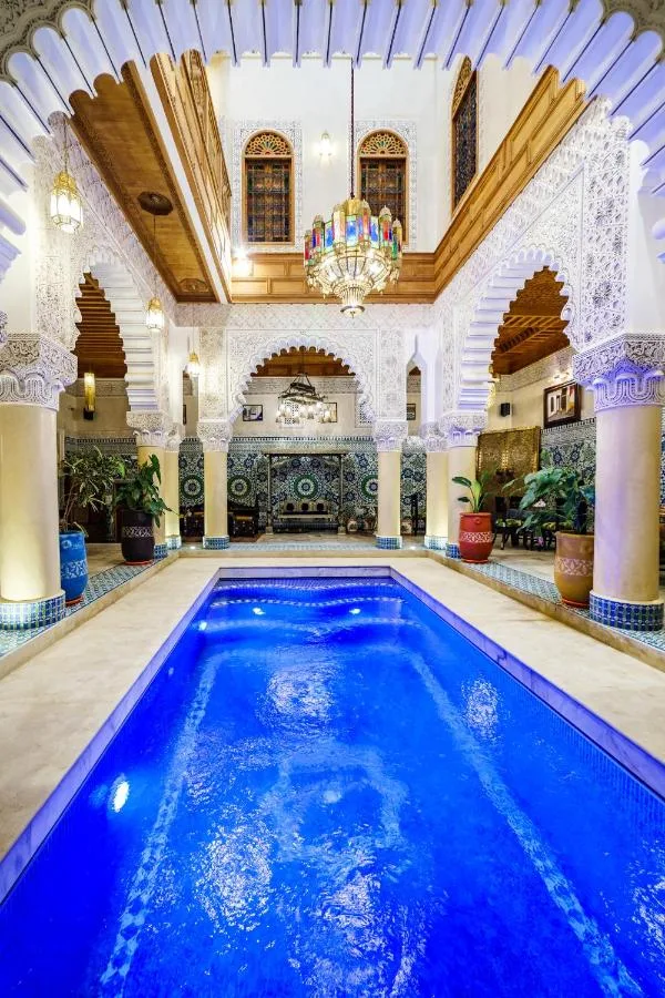 Piscina interior — Riad Rcif & Spa Originale