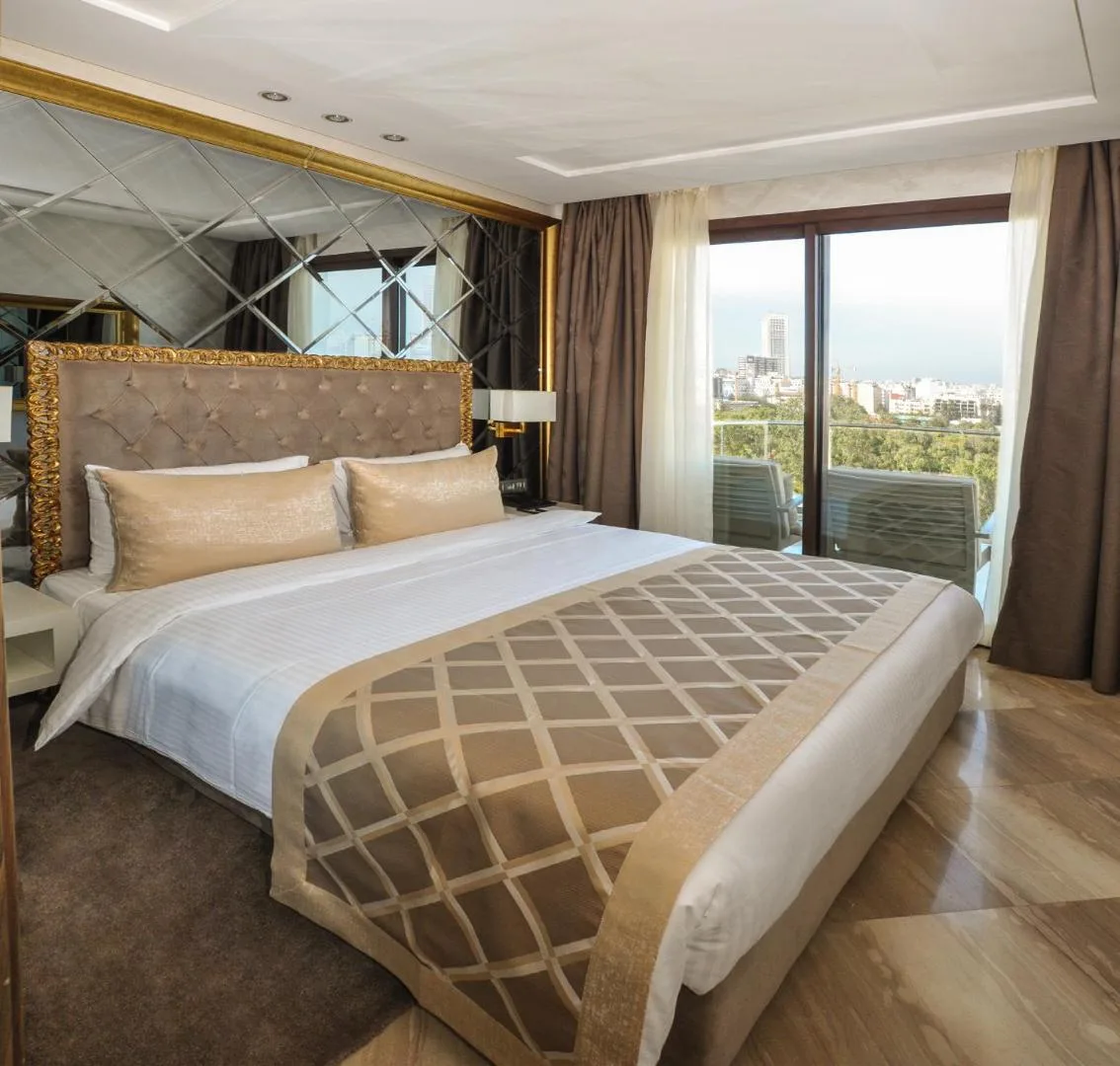 Room — Suite Hôtel Casa Diamond