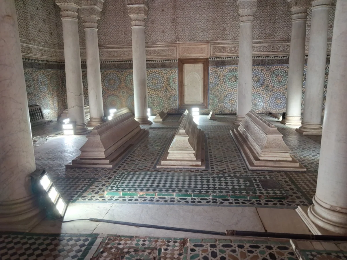 Salle des Douze Colonnes aux Tombeaux Saadiens à Marrakech